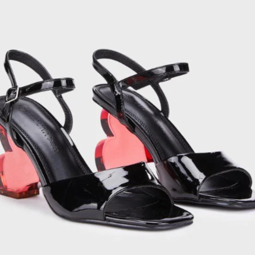 Wild Heart Tragic Crushed Romance Clear Lucite Heart Heels Sz 8